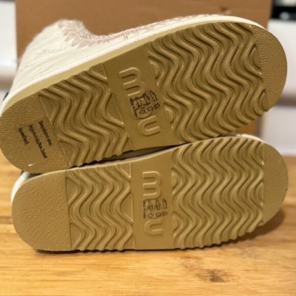 Mou 18 White Sheepskin Boot - Picture 13 of 16